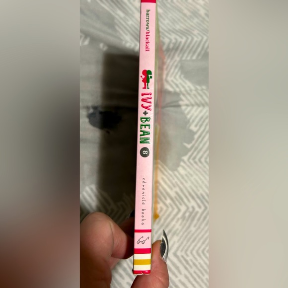 📚Ivy+Bean “No news is Good News” by Annie Barrows+Sophie Blackall - Picture 4 of 4